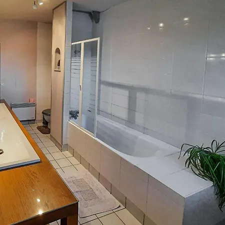 Stunning In With 4 Bedrooms Holiday home *